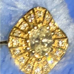 Custom Made 18k Yellow Gold Diamond Ring